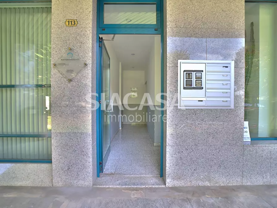 Immagine 11 di Ufficio in vendita  a Merate