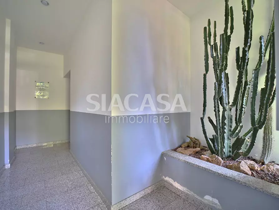 Immagine 12 di Ufficio in vendita  a Merate