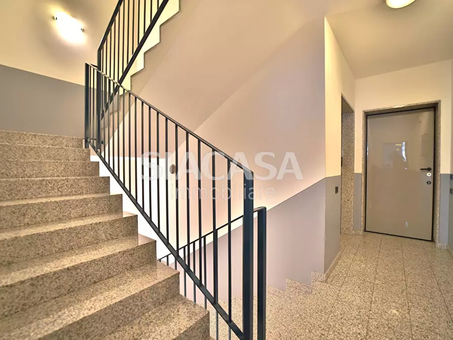 Immagine 14 di Ufficio in vendita  a Merate