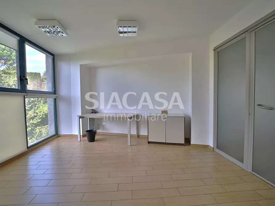 Immagine 16 di Ufficio in vendita  a Merate