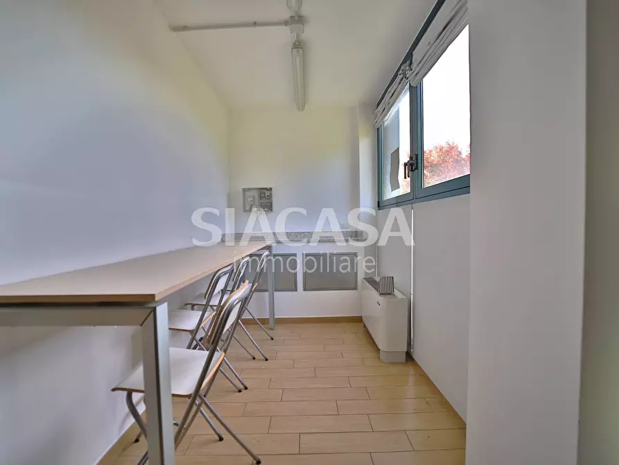Immagine 29 di Ufficio in vendita  a Merate