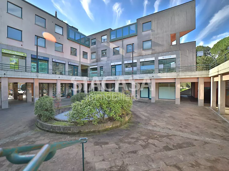 Immagine 8 di Ufficio in vendita  a Merate