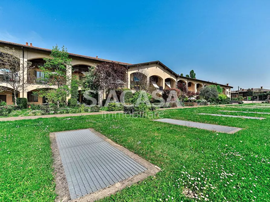 Immagine 2 di Villa in vendita  in Via Roma a Osnago