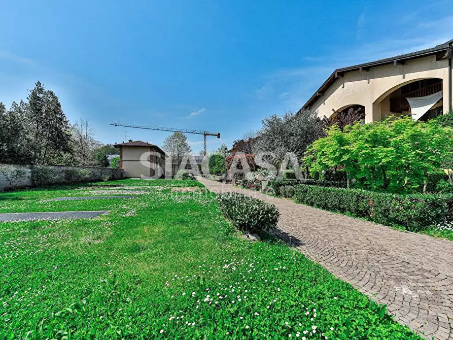 Immagine 5 di Villa in vendita  in Via Roma a Osnago