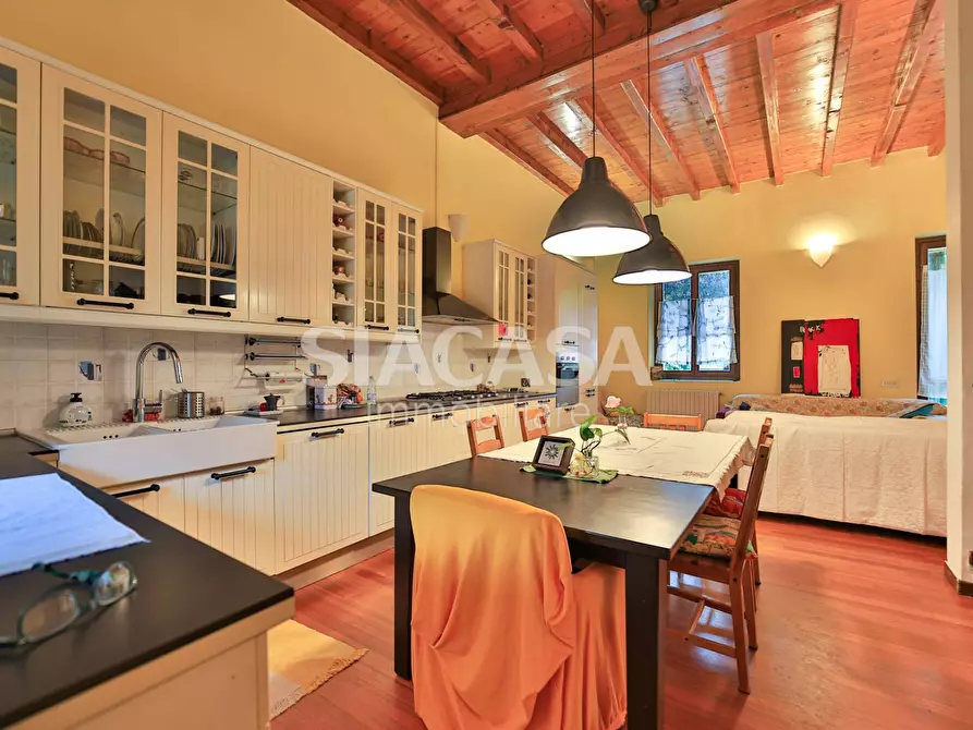 Immagine 9 di Villa in vendita  in Via Roma a Osnago