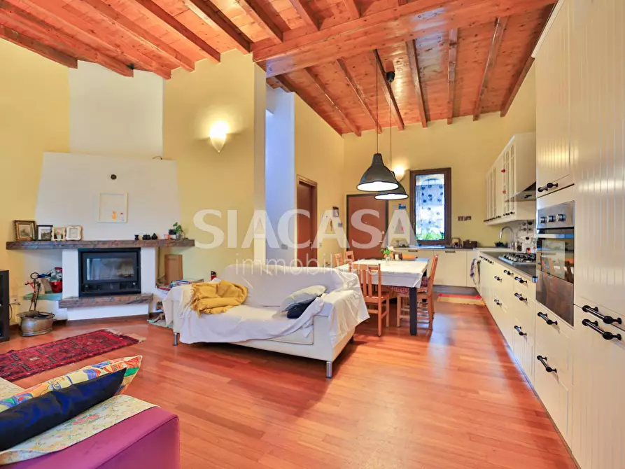 Immagine 12 di Villa in vendita  in Via Roma a Osnago