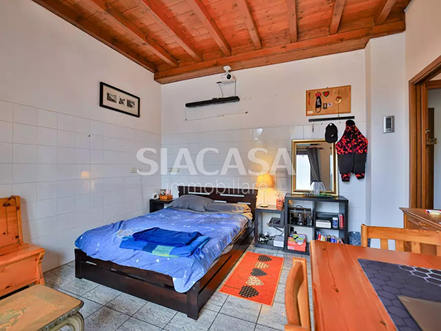 Immagine 18 di Villa in vendita  in Via Roma a Osnago