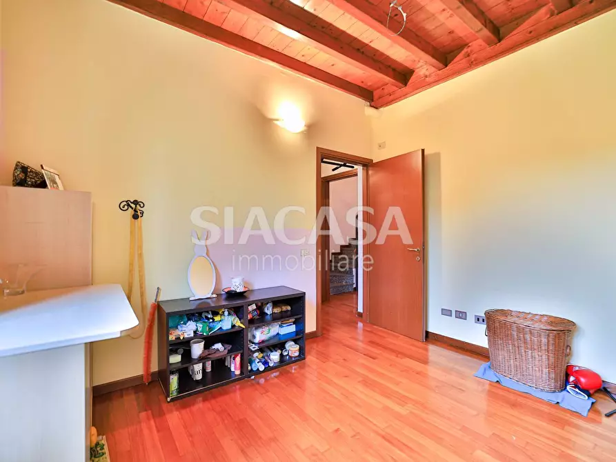 Immagine 26 di Villa in vendita  in Via Roma a Osnago