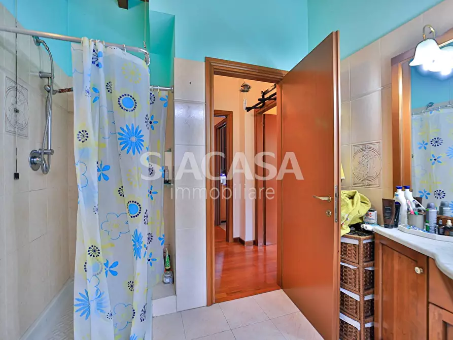 Immagine 30 di Villa in vendita  in Via Roma a Osnago