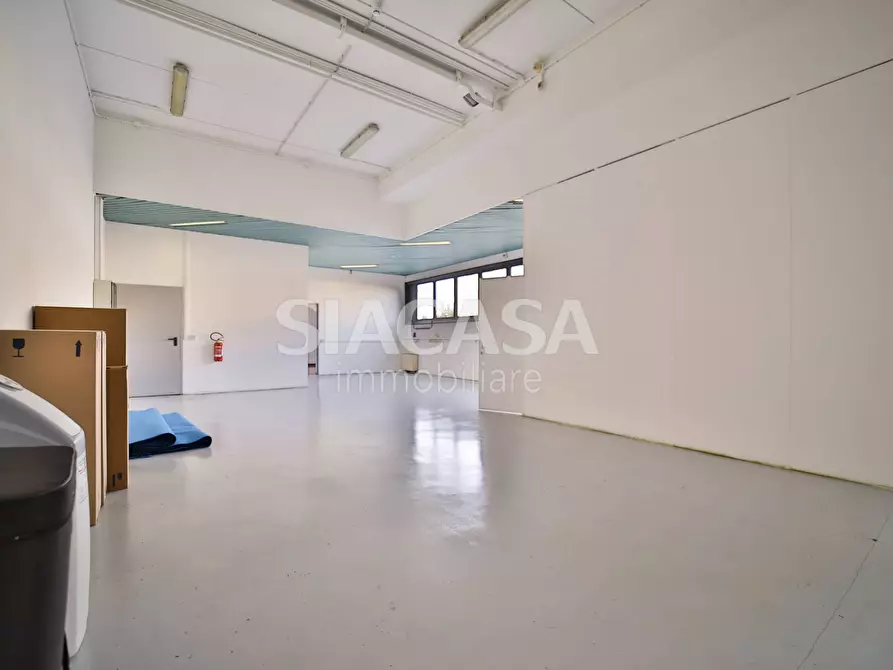 Immagine 10 di Capannone industriale in affitto  a Cinisello Balsamo