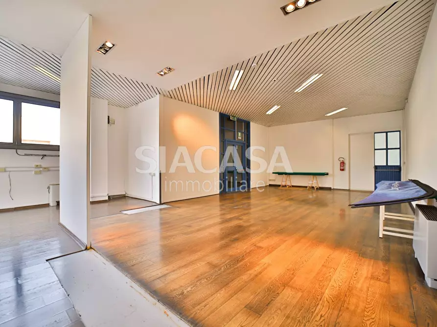 Immagine 11 di Capannone industriale in affitto  a Cinisello Balsamo