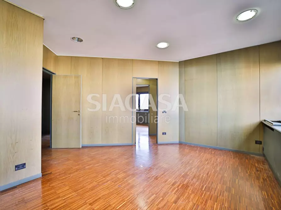 Immagine 20 di Capannone industriale in affitto  a Cinisello Balsamo