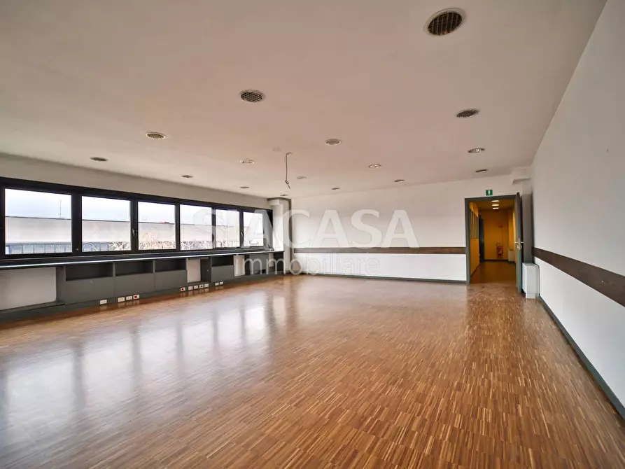 Immagine 20 di Ufficio in affitto  a Cinisello Balsamo