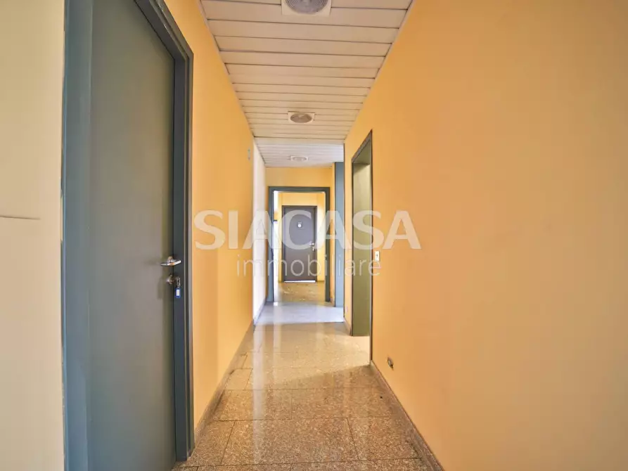 Immagine 28 di Ufficio in affitto  a Cinisello Balsamo