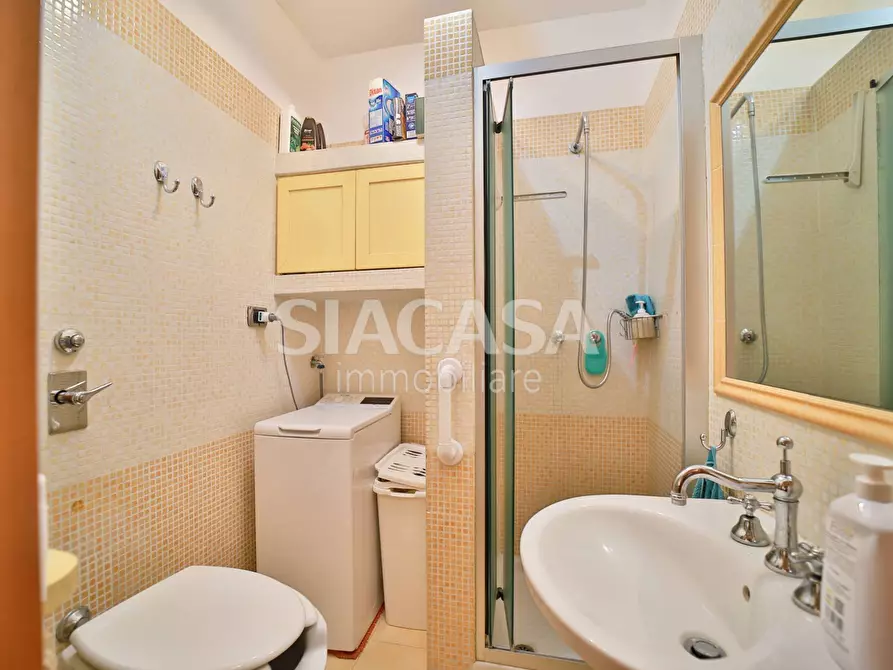 Immagine 12 di Appartamento in vendita  in via Amendola a Pioltello