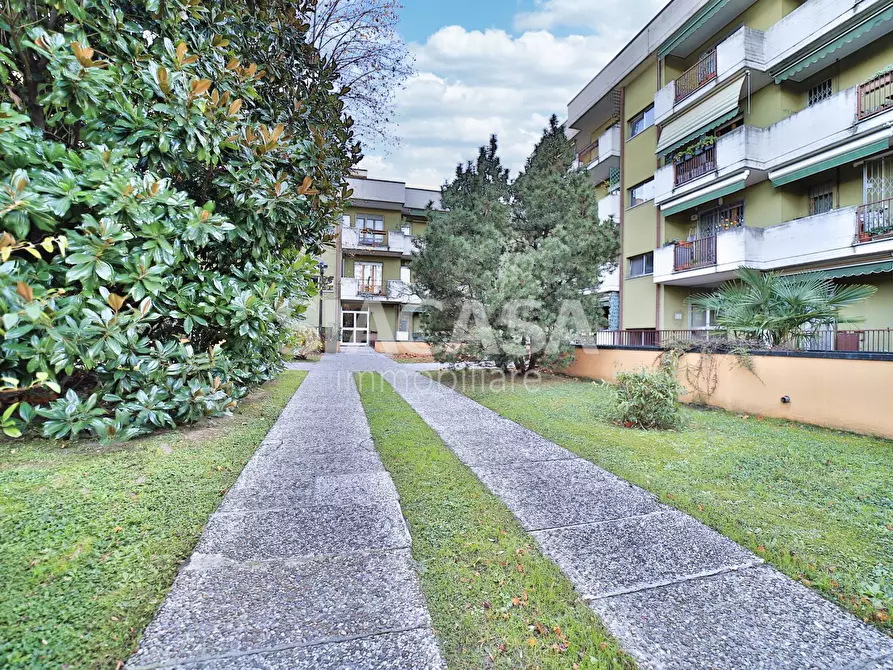 Immagine 22 di Appartamento in vendita  in via Amendola a Pioltello