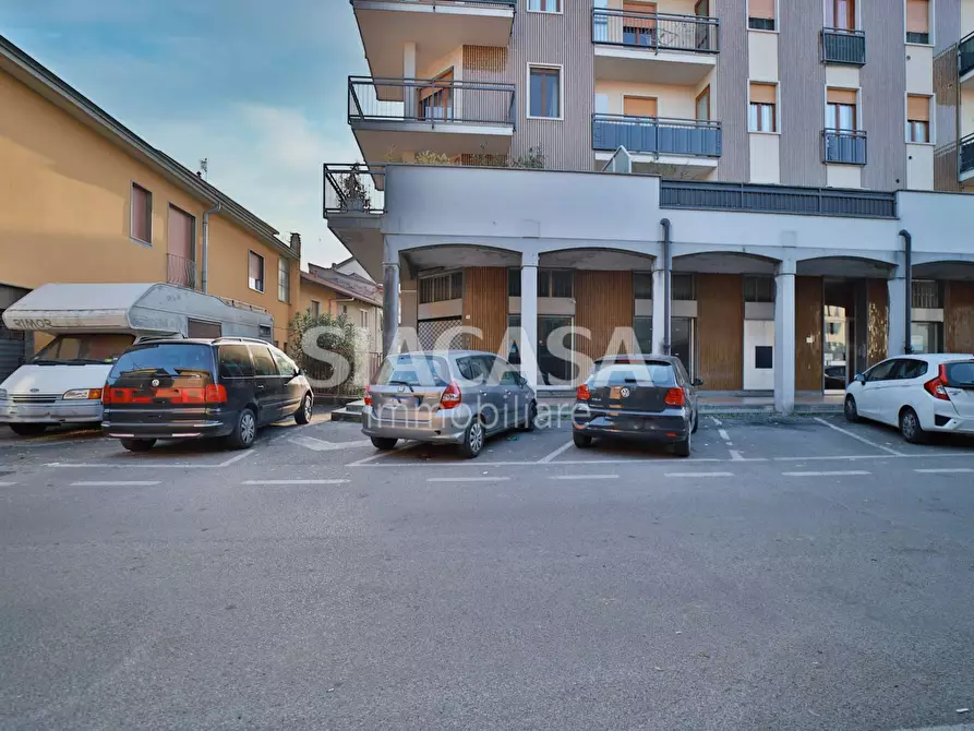 Immagine 18 di Appartamento in vendita  in via Silvio Pellico a Cornate D'adda