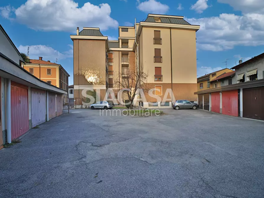 Immagine 15 di Appartamento in vendita  in via Silvio Pellico a Cornate D'adda