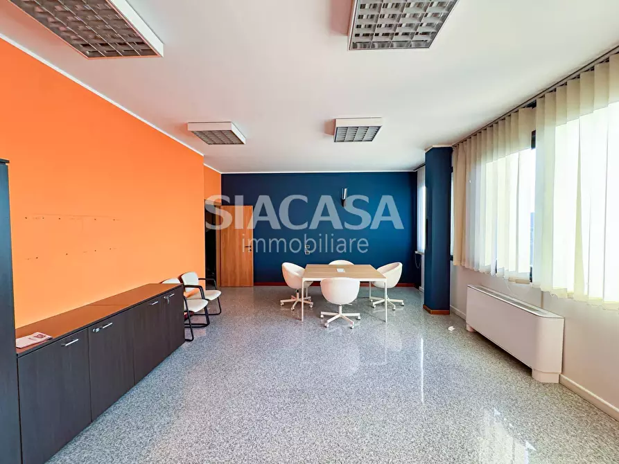 Immagine 6 di Ufficio in affitto  a Cernusco Sul Naviglio