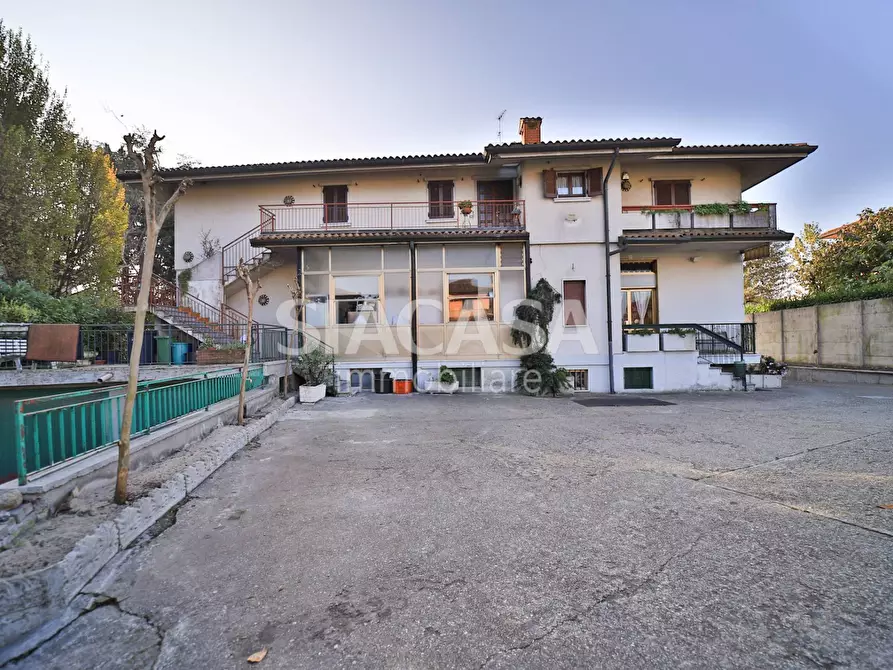 Immagine 2 di Villa in vendita  in Via Vittorio Veneto a Brembate