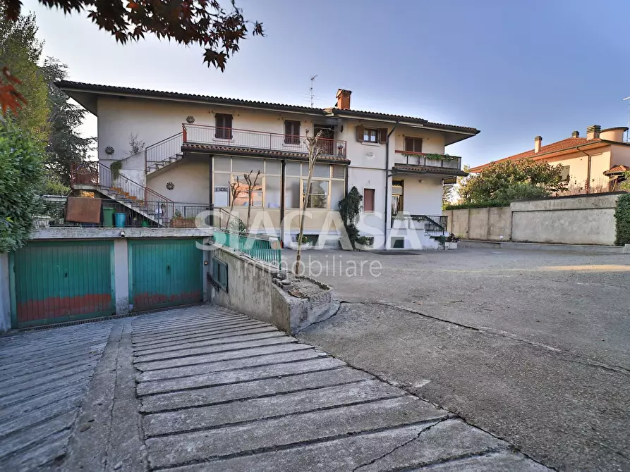 Immagine 3 di Villa in vendita  in Via Vittorio Veneto a Brembate