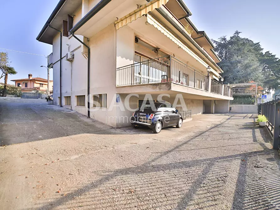 Immagine 5 di Villa in vendita  in Via Vittorio Veneto a Brembate