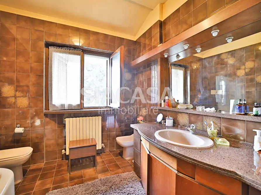 Immagine 19 di Villa in vendita  in Via Vittorio Veneto a Brembate