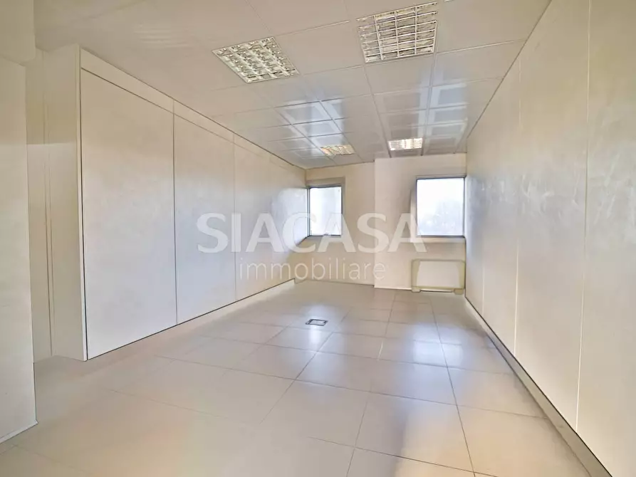 Immagine 4 di Ufficio in affitto  a Telgate