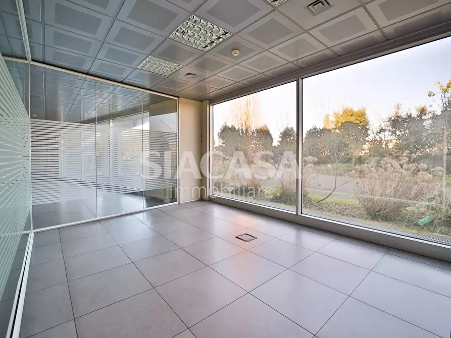 Immagine 15 di Ufficio in affitto  a Telgate