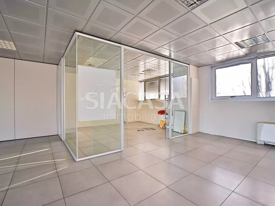 Immagine 17 di Ufficio in affitto  a Telgate