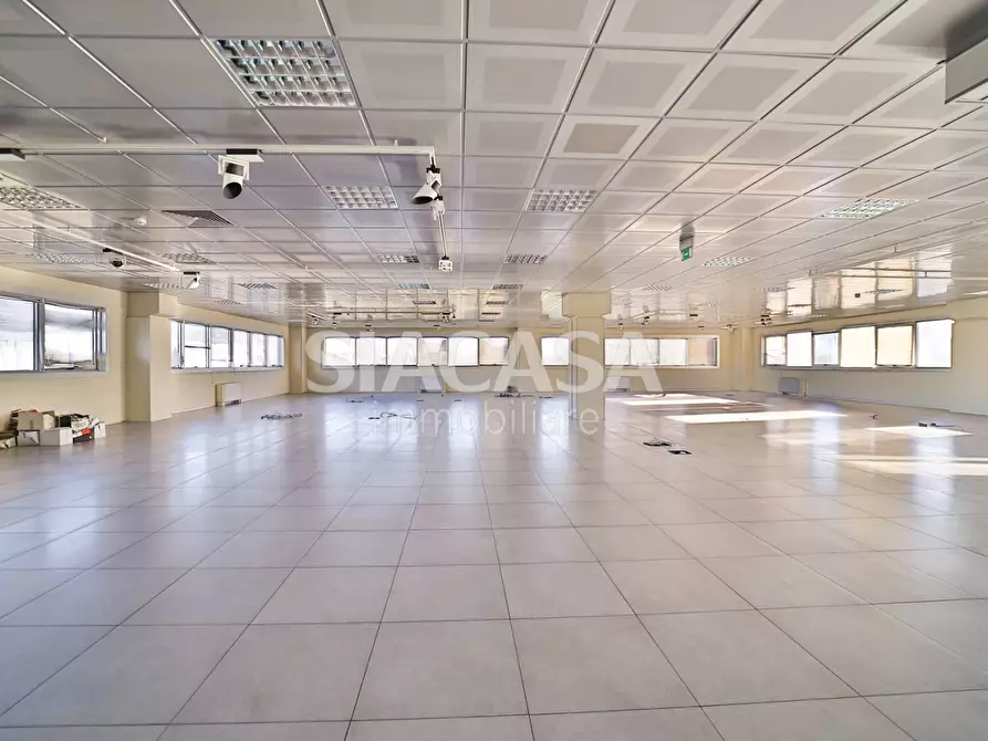 Immagine 22 di Ufficio in affitto  a Telgate