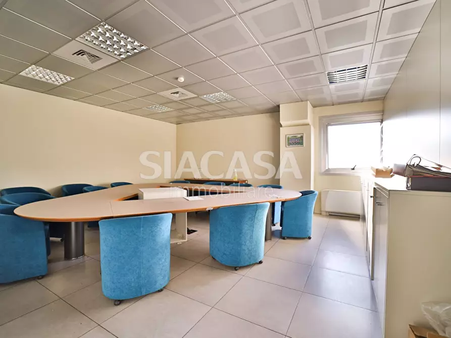 Immagine 29 di Ufficio in affitto  a Telgate