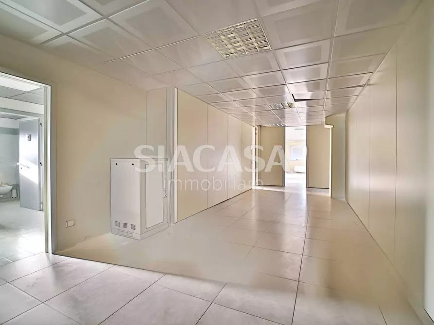 Immagine 26 di Ufficio in affitto  a Telgate