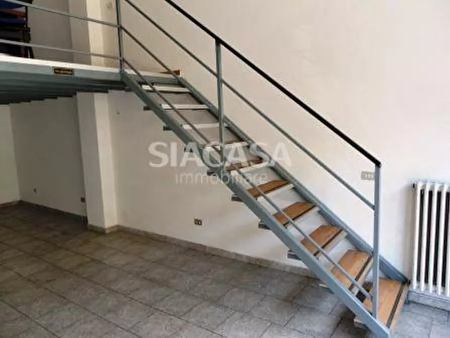 Immagine 3 di Negozio in vendita  a Agrate Brianza