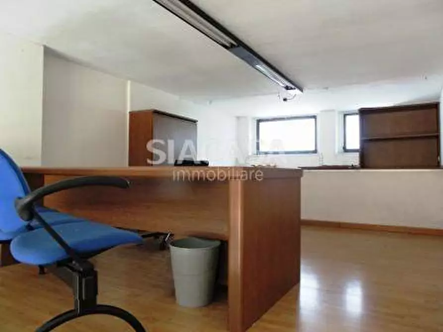 Immagine 7 di Negozio in vendita  a Agrate Brianza