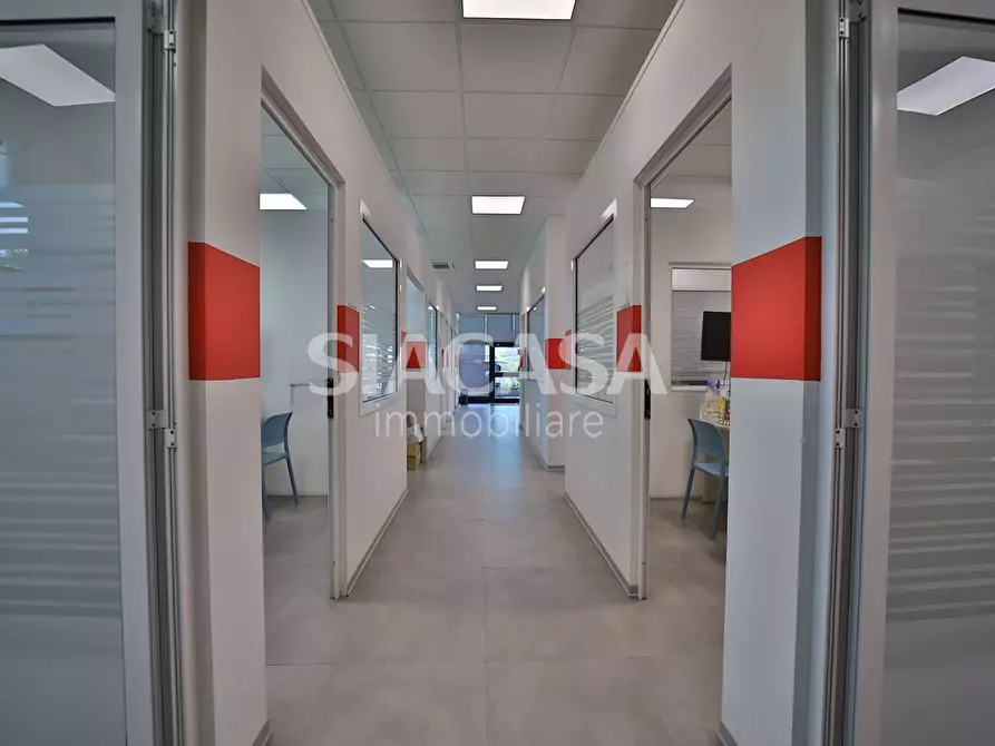 Immagine 5 di Capannone industriale in affitto  a Mezzago