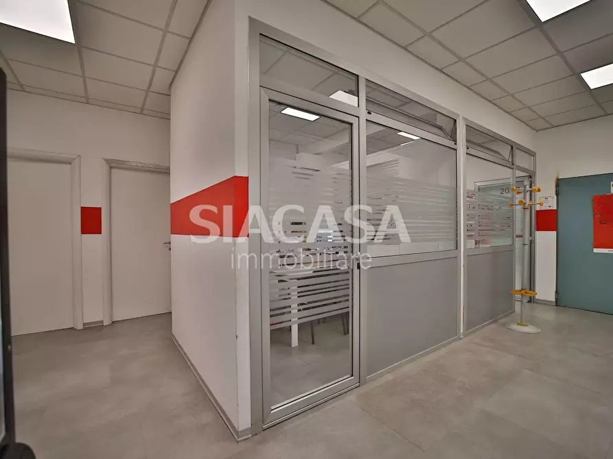 Immagine 9 di Capannone industriale in affitto  a Mezzago