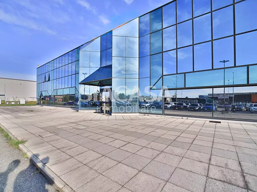 Immagine 1 di Ufficio in affitto  a Mezzago