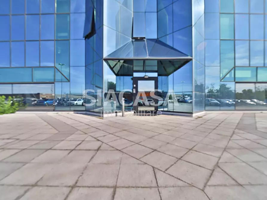 Immagine 5 di Ufficio in affitto  a Mezzago