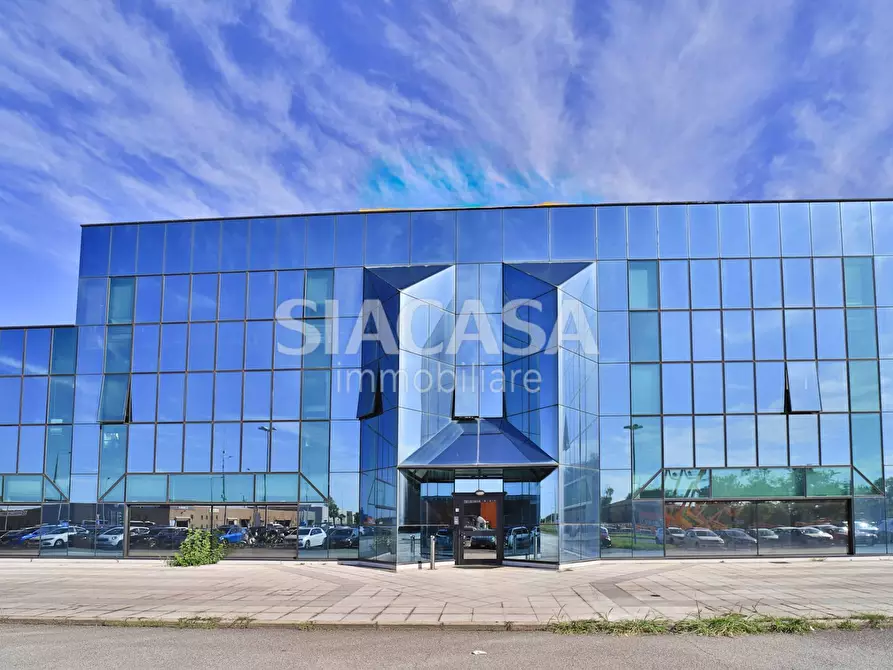 Immagine 8 di Ufficio in affitto  a Mezzago