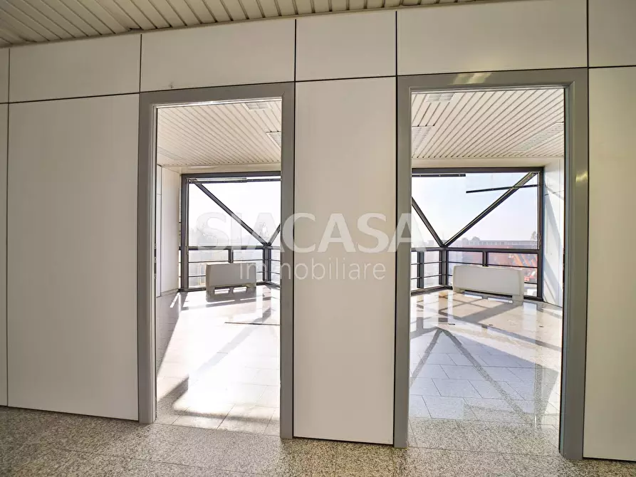 Immagine 29 di Ufficio in affitto  a Mezzago