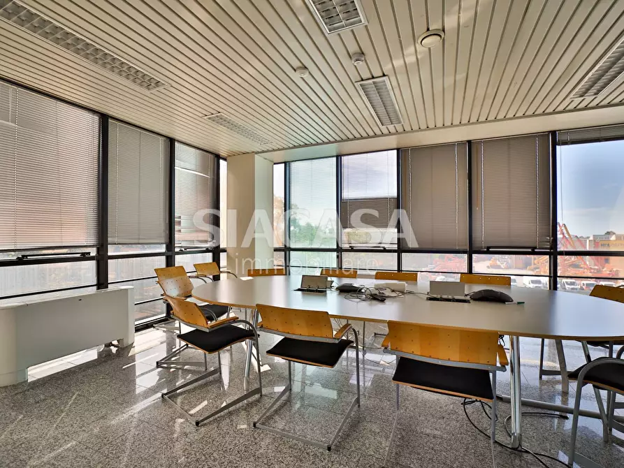 Immagine 14 di Ufficio in affitto  a Mezzago