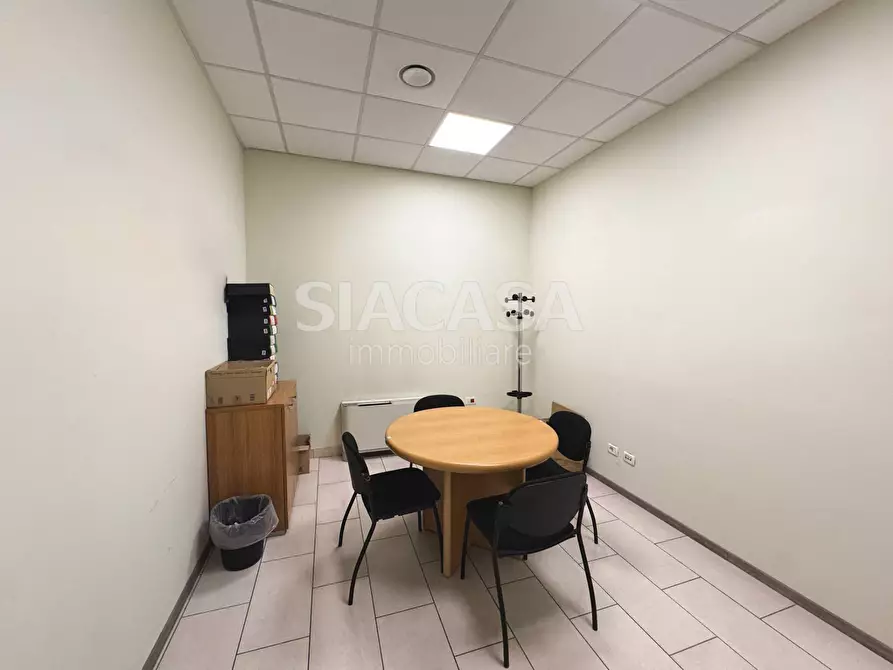 Immagine 4 di Capannone industriale in affitto  a Mezzago