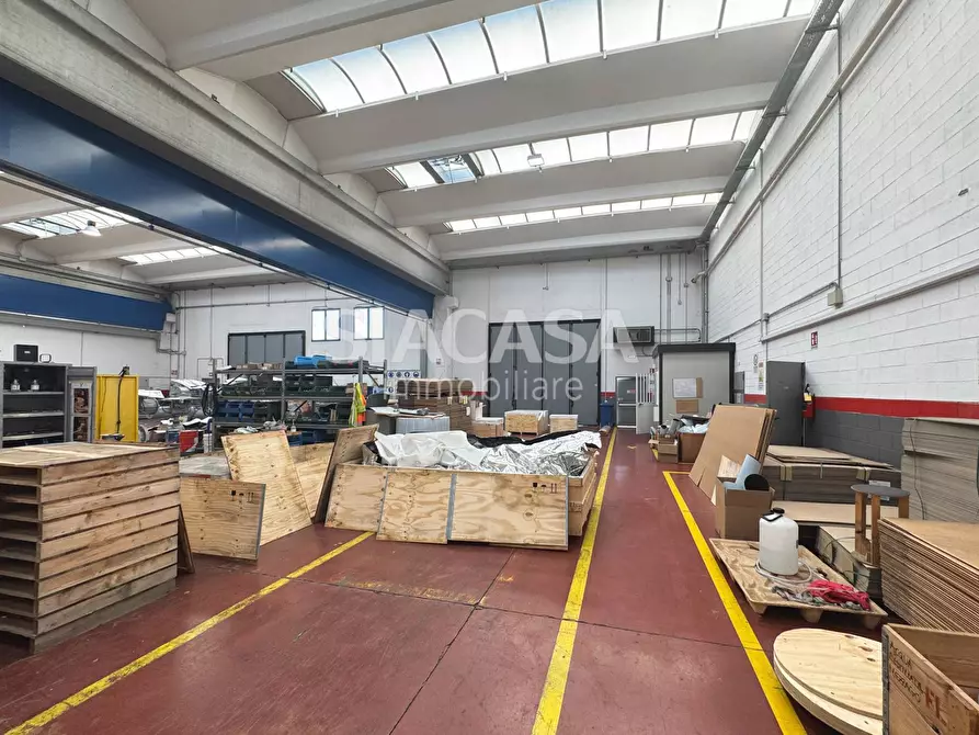 Immagine 11 di Capannone industriale in affitto  a Mezzago
