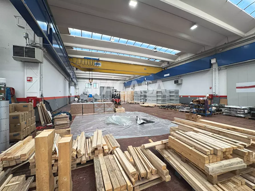 Immagine 13 di Capannone industriale in affitto  a Mezzago
