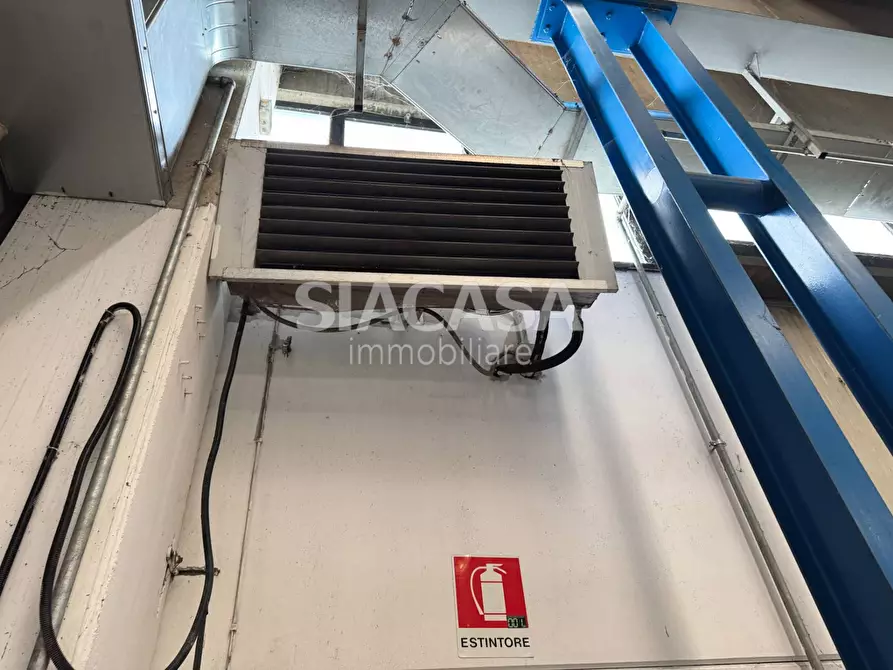 Immagine 7 di Capannone industriale in vendita  a Vimercate
