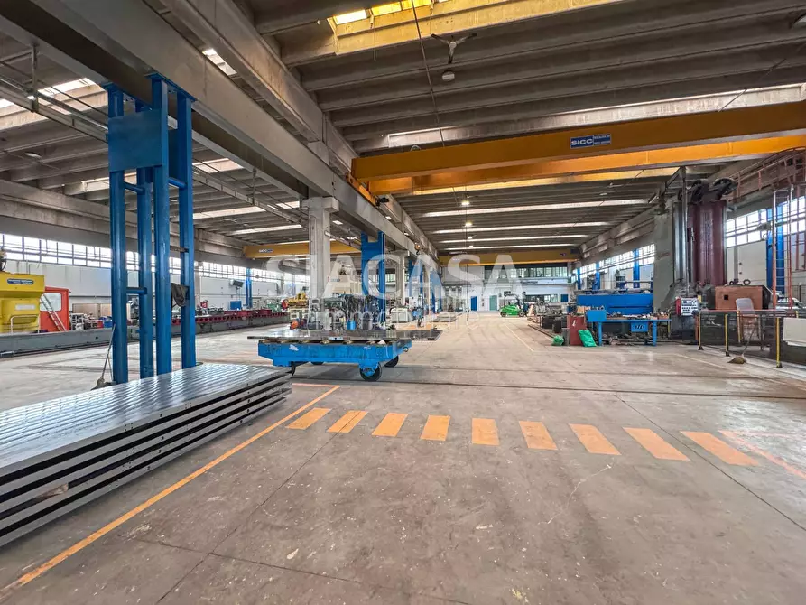 Immagine 12 di Capannone industriale in vendita  a Vimercate