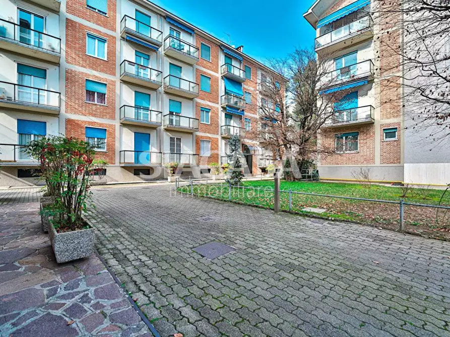 Immagine 19 di Appartamento in vendita  in Via Salvatore Principato a Vimercate