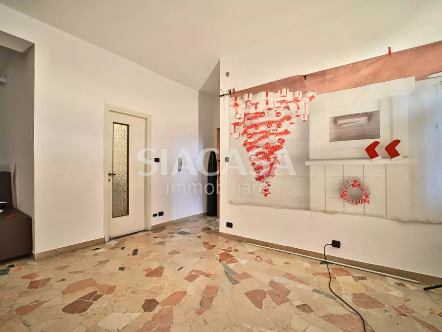 Immagine 10 di Ufficio in vendita  a Cologno Monzese