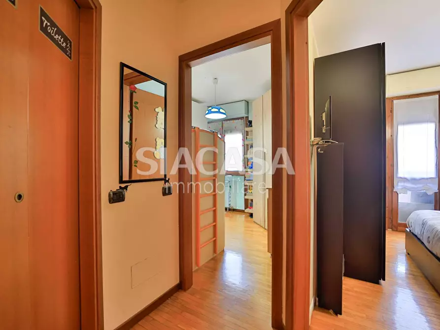 Immagine 24 di Appartamento in vendita  in Via San Bartolomeo a Bernareggio